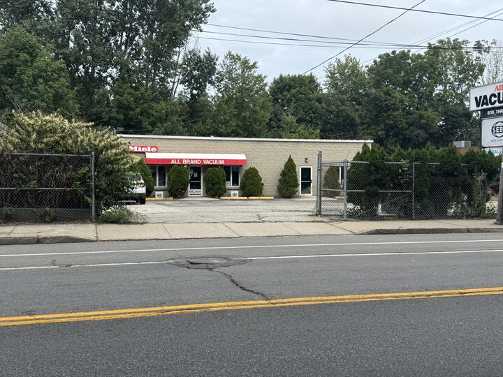 Property Photo: 819-829 Forest Avenue ME 04103