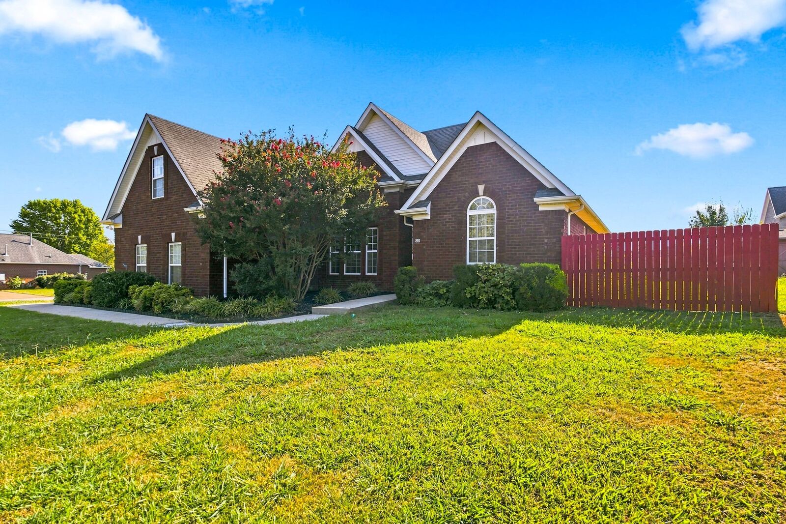Property Photo: 801 Riata Ct TN 37167