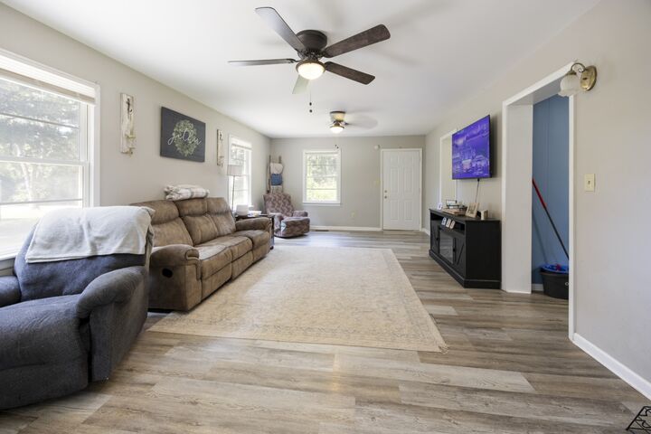 Property Photo: 106 Darwin St TN 37324