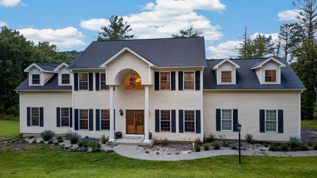Property Photo:  1567 Queen Esther Drive  PA 18840 