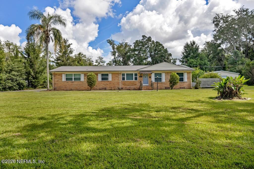 Property Photo: 4075 Hillwood Road FL 32223