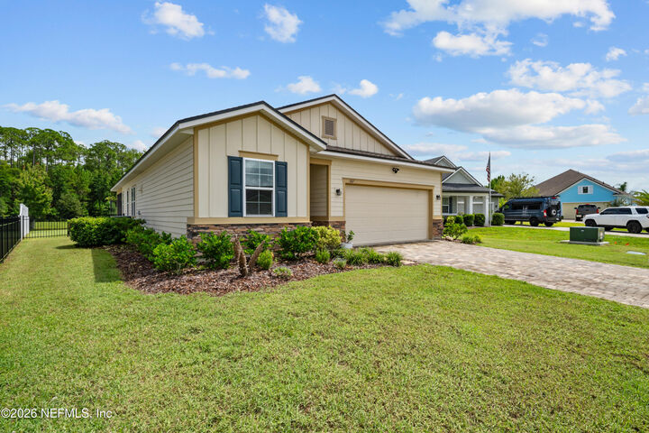 Property Photo: 687 Sandstone Drive FL 32086