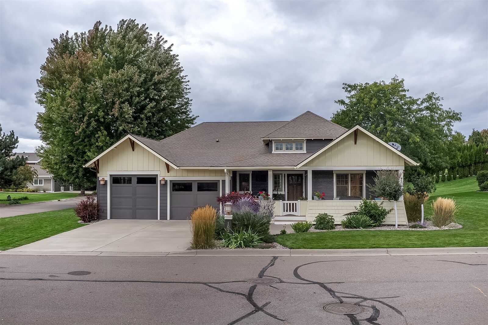 Property Photo:  102 Gallatin Street  MT 59860 
