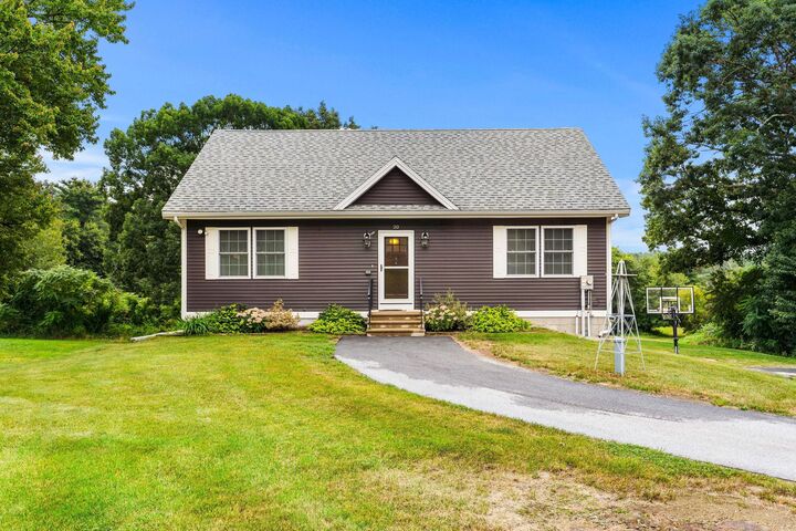 Property Photo:  20 Pasture Road  NH 03032 