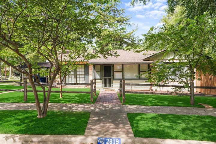 Property Photo:  2819 Alden Avenue  TX 75211 