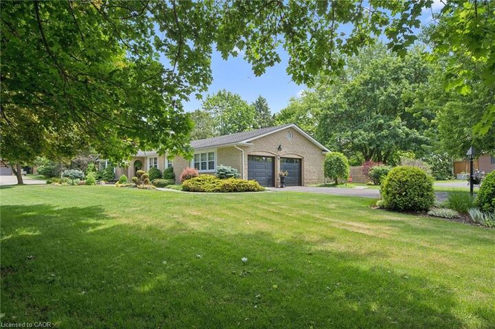 Property Photo:  7 King Street  ON N0J 1M0 