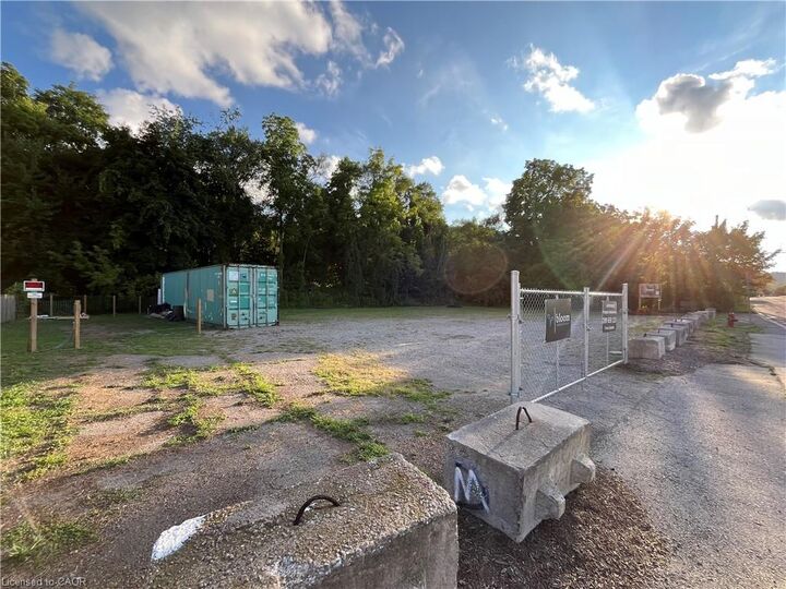 Property Photo:  652 Lawrence Road East Portion  ON L8K 1Z5 
