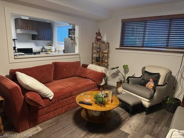 Property Photo:  694 Niagara Street Lower  ON L2M 3R9 
