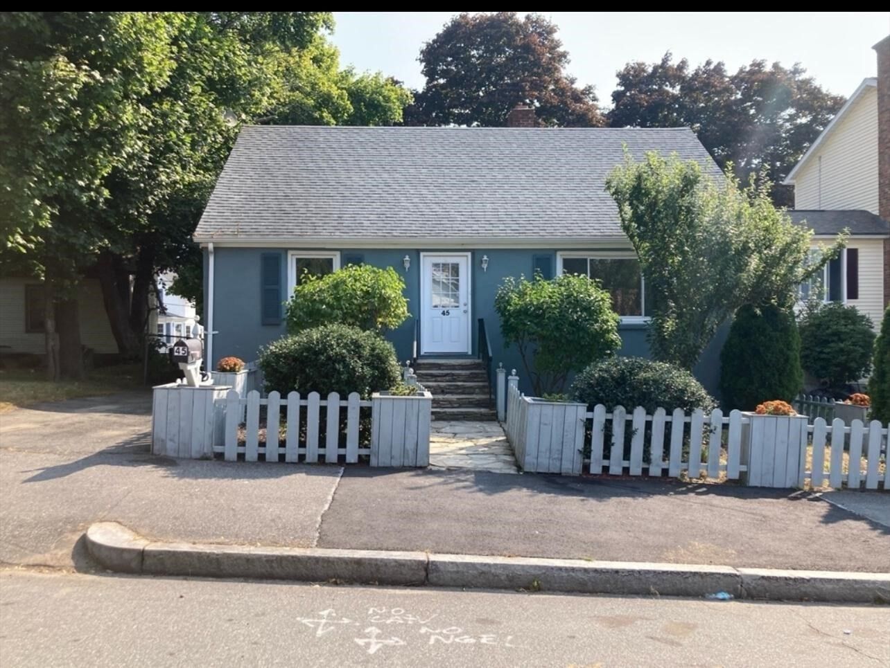 Property Photo:  45 Pilgrim Ave  MA 01604 