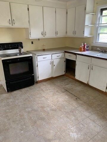 Property Photo:  132 Fruit St  MA 02048 