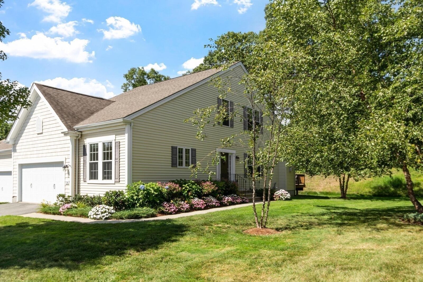 Property Photo: 136 Skyline Dr 136 MA 01720