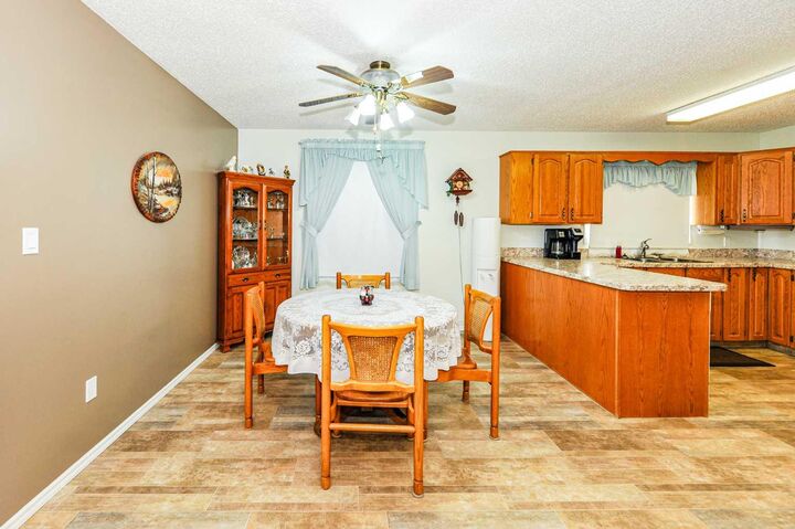 Property Photo:  4912 56 Avenue  AB T4V 4A0 