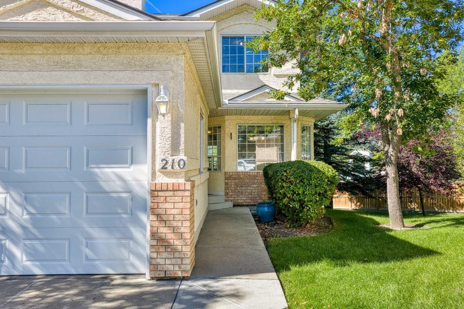 Property Photo:  210 Scenic Acres Terrace NW  AB T3L 1Y4 