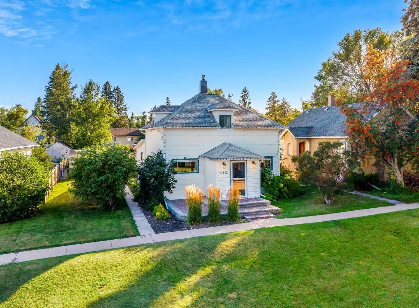 Property Photo: 213 Main Street AB T0M 0A0