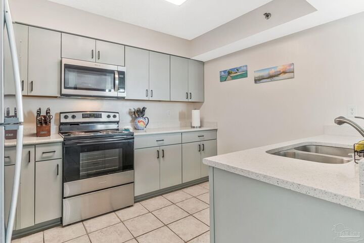 Property Photo:  1200 Ft Pickens Rd 7E  FL 32561 