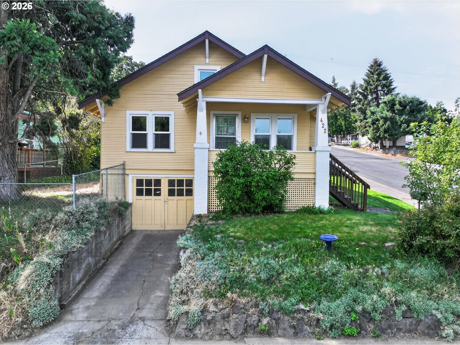 Property Photo: 422 W 11th St OR 97058