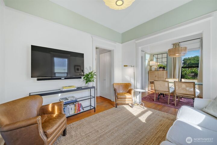Property Photo:  2614 E John Street  WA 98112 