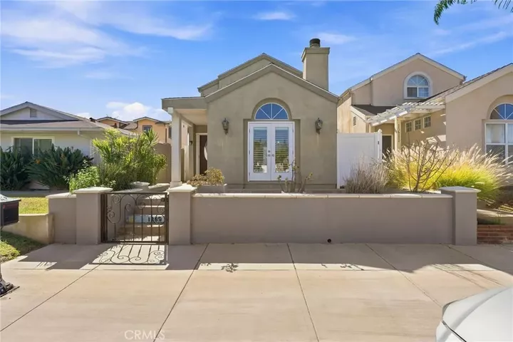 Property Photo:  1209 Huntington Street  CA 92648 