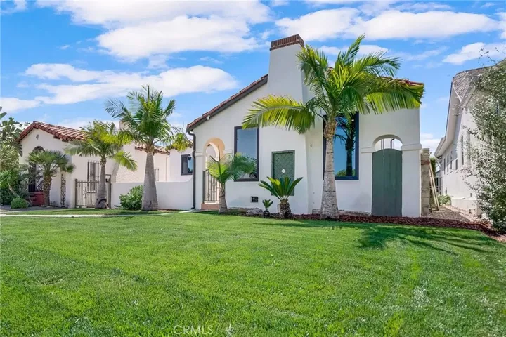 Property Photo:  1912 W 76th  CA 90047 