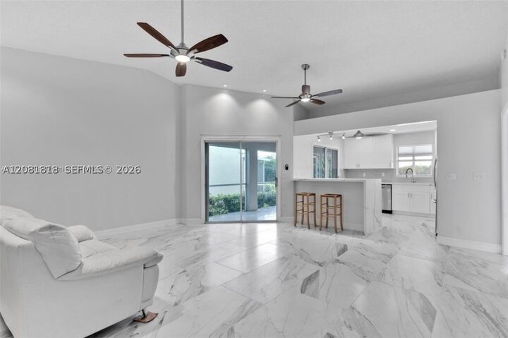 Property Photo:  710 SE 22nd Ln  FL 33033 
