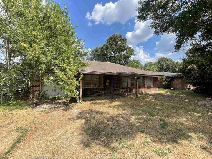 Property Photo:  235 Dupuis St.  TX 77611 