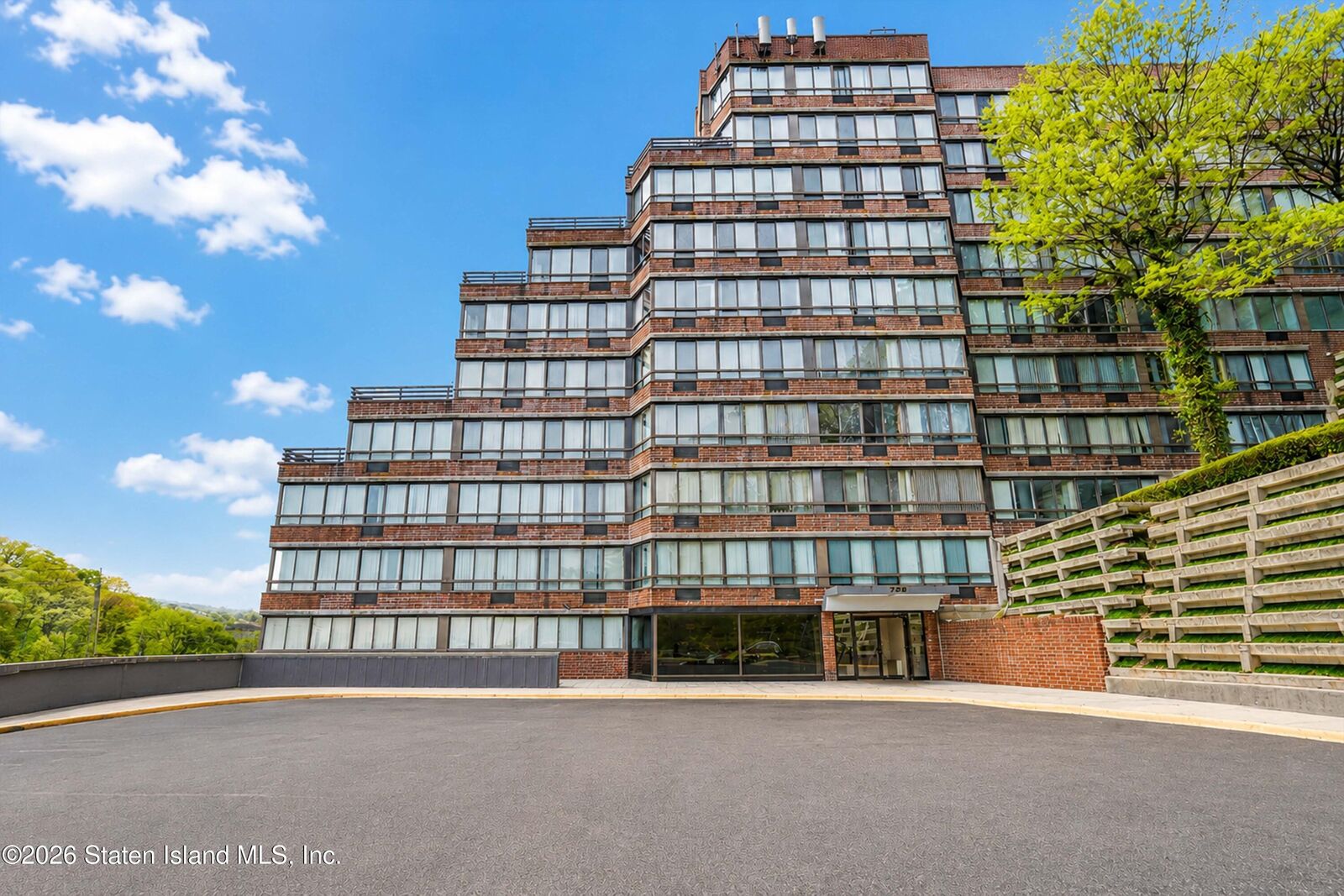 Property Photo:  755 Narrows Road N 506  NY 10304 
