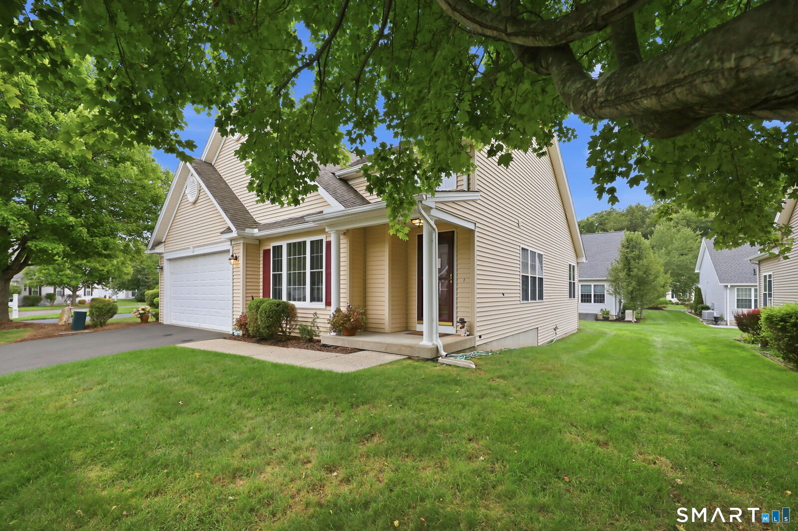 Property Photo:  31 Grand Boulevard  CT 06029 