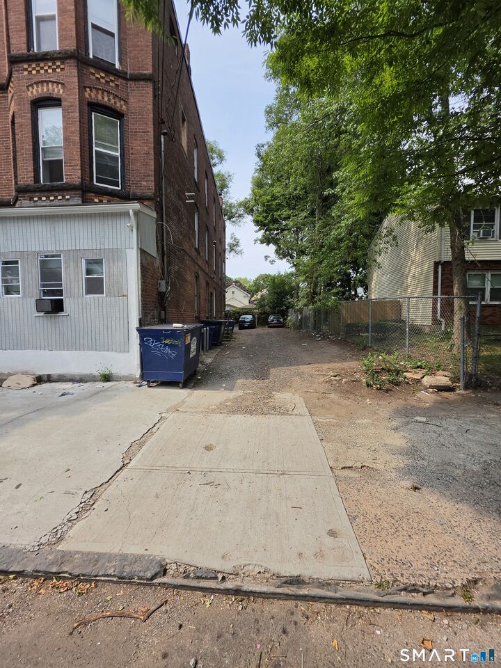 Property Photo:  767 Congress Avenue  CT 06519 