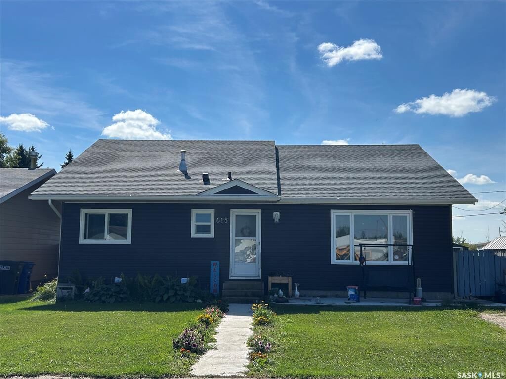 Property Photo:  615 1st Avenue S  SK S0K 0S0 