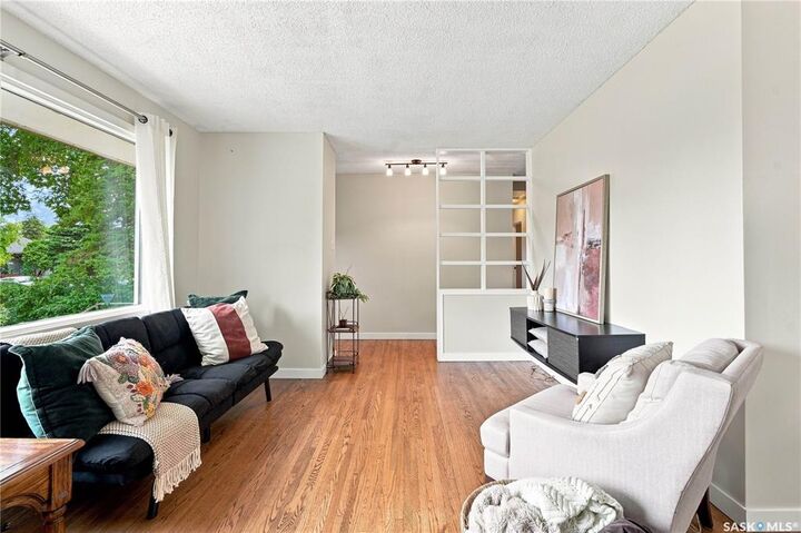 Property Photo: 2302 Hanover Avenue SK S7J 1E6