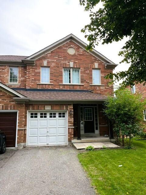 Property Photo:  872 Oaktree Crescent  ON L3X 2Y7 