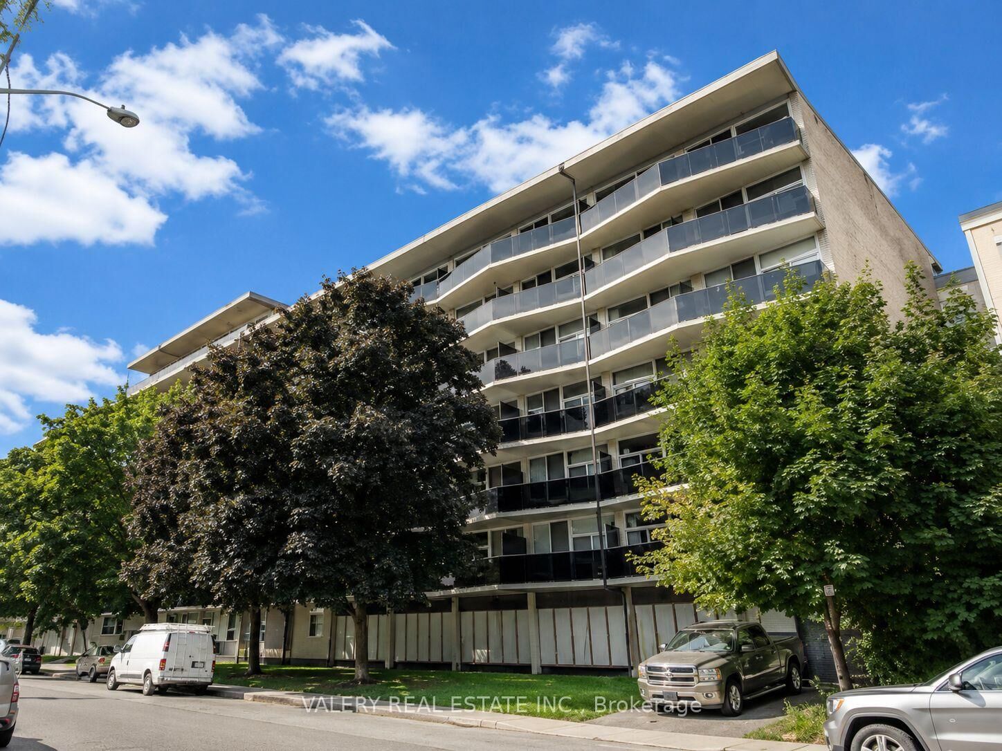 Property Photo:  324 Cambridge Street 121  ON K1R 7B5 