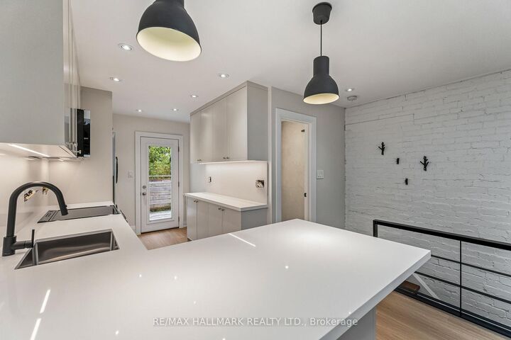 Property Photo:  229 Kingston Road Upper  ON M4L 1T5 