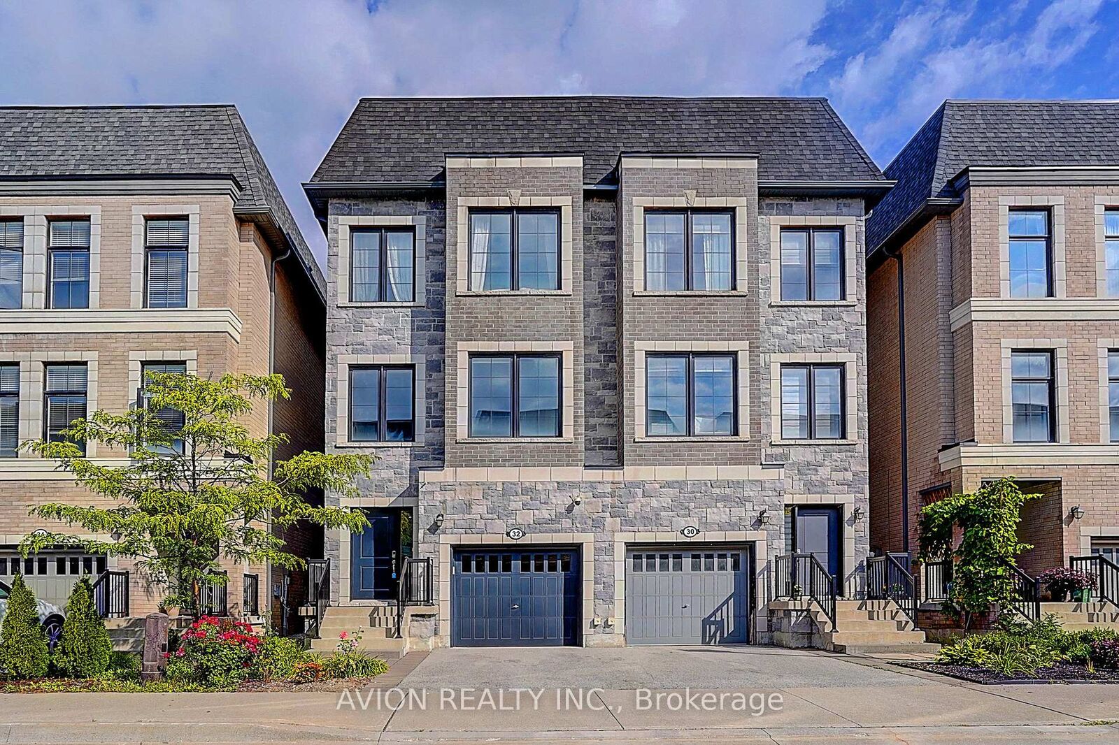 Property Photo:  32 McGurran Lane  ON L4B 0G8 