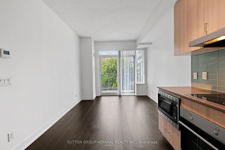 Property Photo:  7 Kenaston Gardens 124  ON M2K 0E9 
