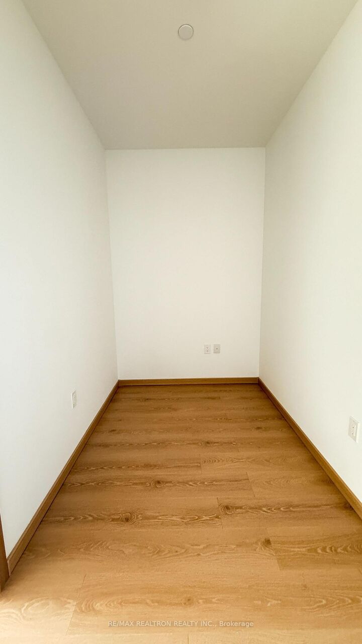Property Photo: 3421 Sheppard Sheppard Avenue E 717 ON M1T 0C1