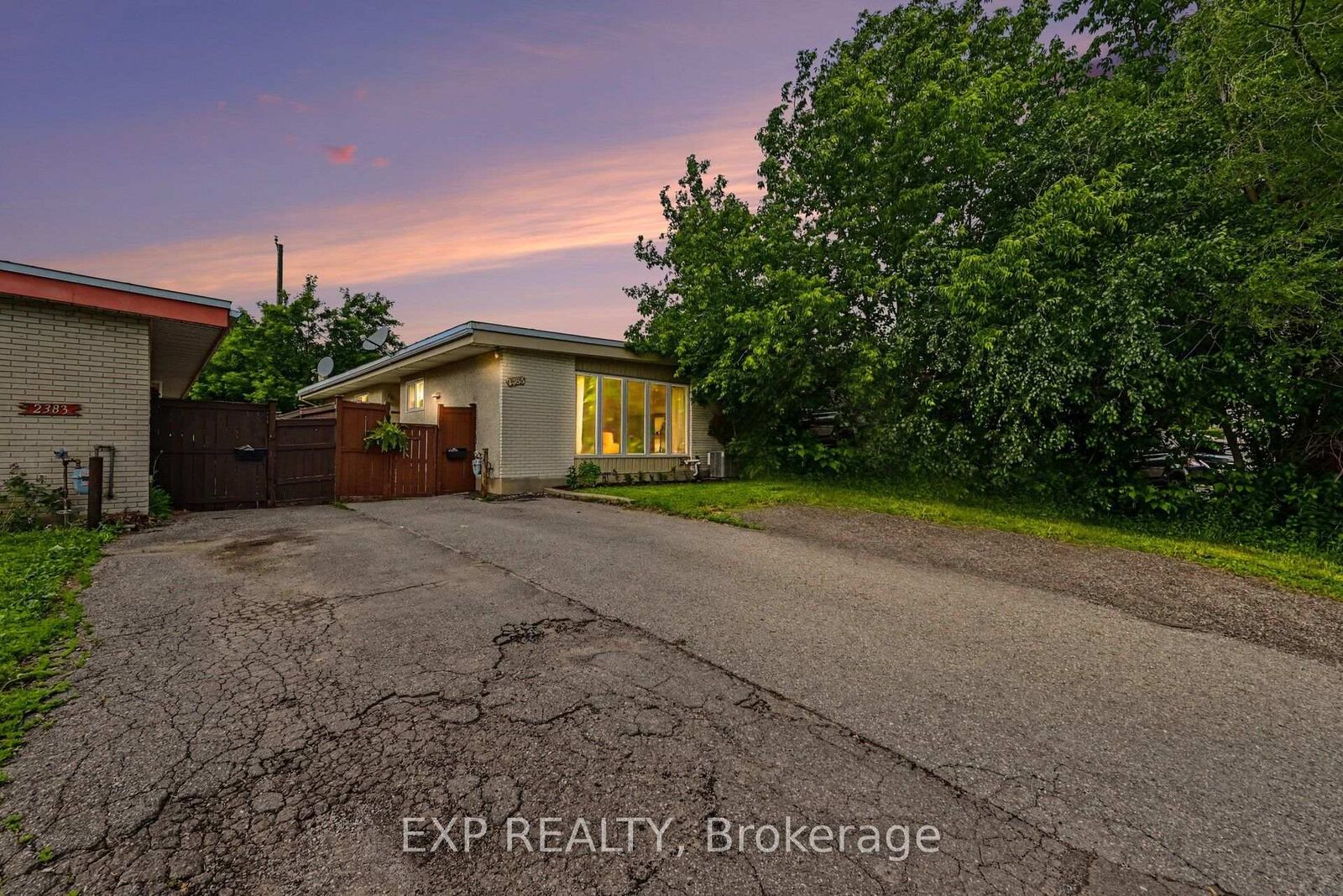 Property Photo:  2385 Walkley Road  ON K1G 3H1 