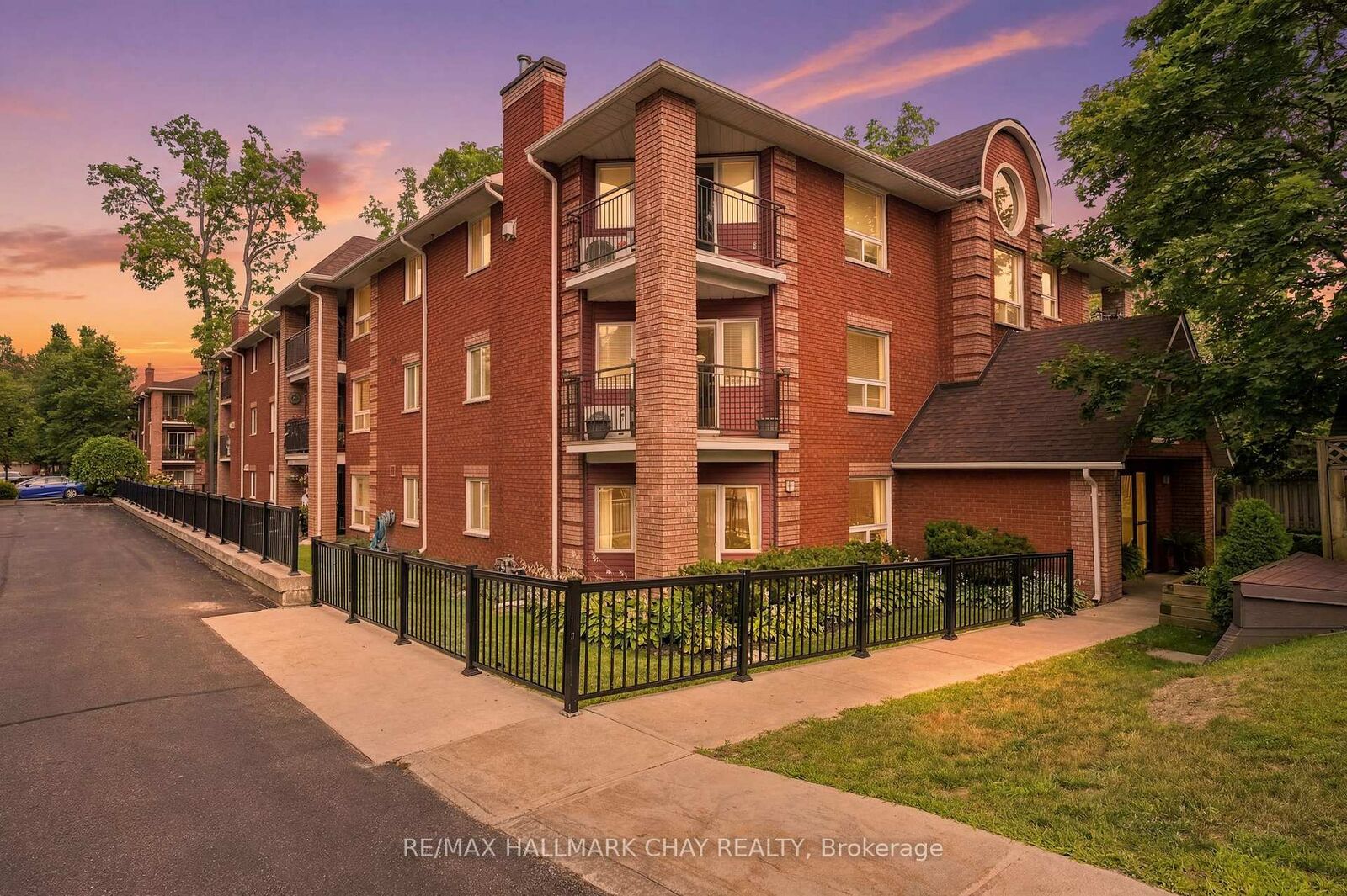 Property Photo:  131 Clapperton Street 201  ON L4M 3G3 
