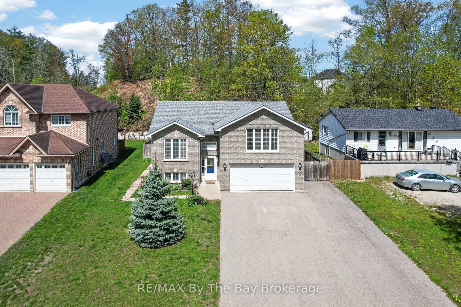 Property Photo:  326 Golf Course Road  ON L9Z 1S5 