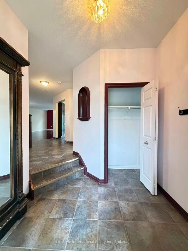 Property Photo:  16 Lynch Circle Main Unit  ON N1L 1R5 