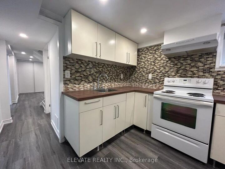 Property Photo:  5 Hollydene Road B  ON M1L 2A4 
