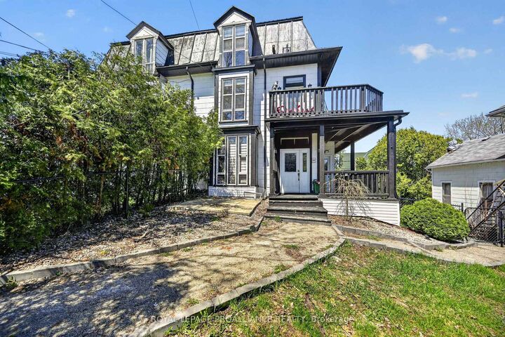 Property Photo:  372 King Street W  ON K6V 3S6 