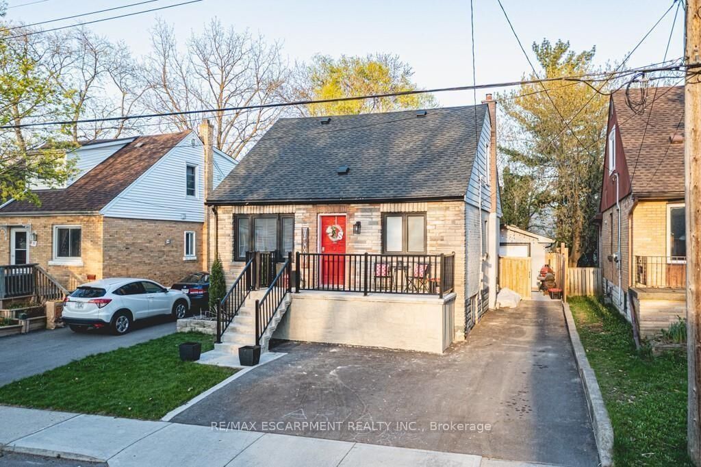 Property Photo:  73 West 3rd Street B  ON L9C 3K2 