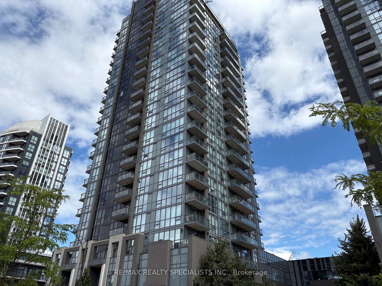 Property Photo:  5033 Four Springs Avenue 520  ON L5R 0G6 