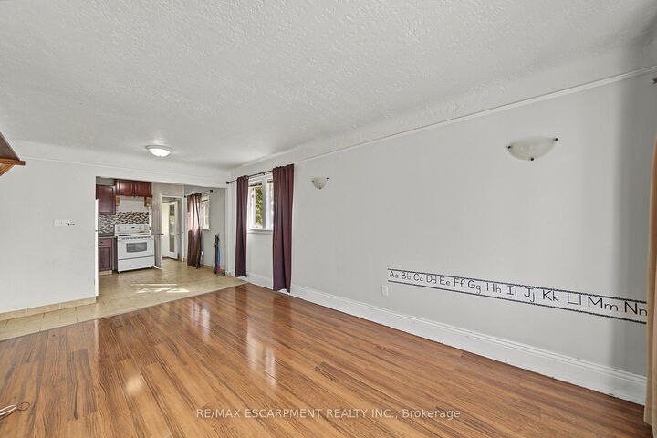Property Photo:  270 Weir Street N  ON L8H 5G3 