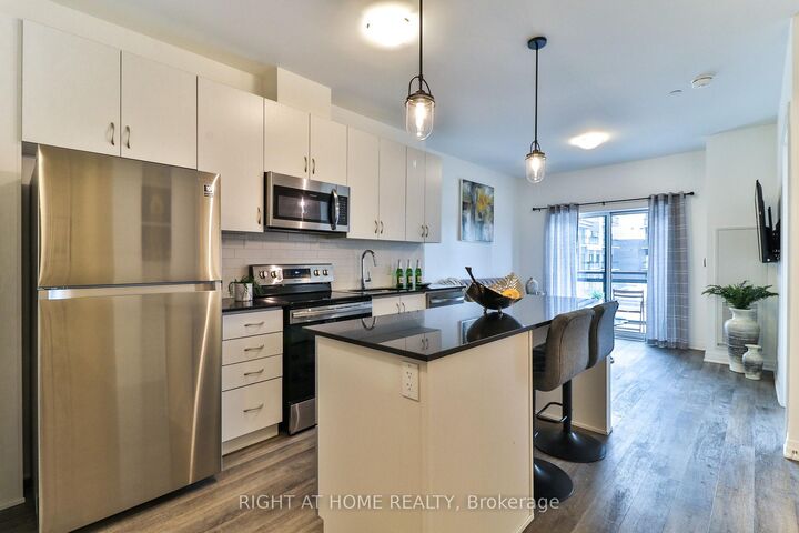 Property Photo:  102 Grovewood Common 202  ON L6H 0X2 