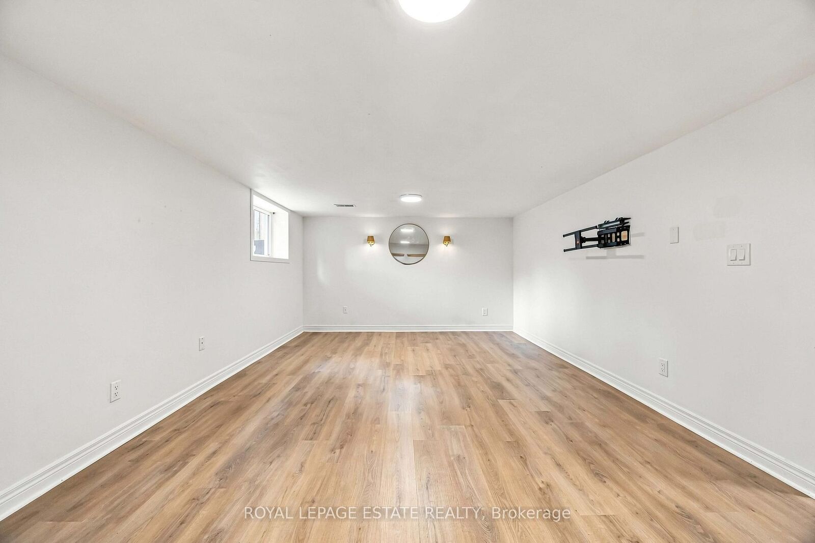 Property Photo:  17 Arden Crescent Lower  ON M1L 3R6 