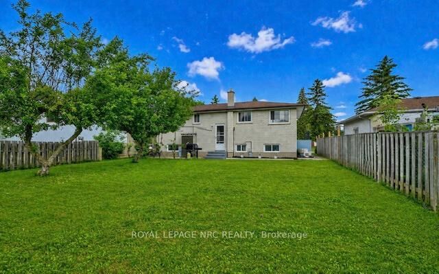 Property Photo:  23 Northgate Drive  ON L3C 5Y2 