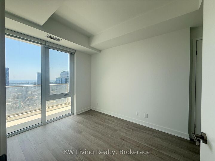 Property Photo: 88 Queen Street 5005 ON M5C 1S1