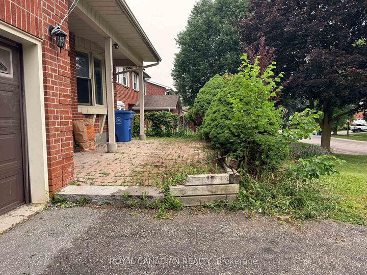 Property Photo:  192 Harrison Drive  ON L3Y 6B9 